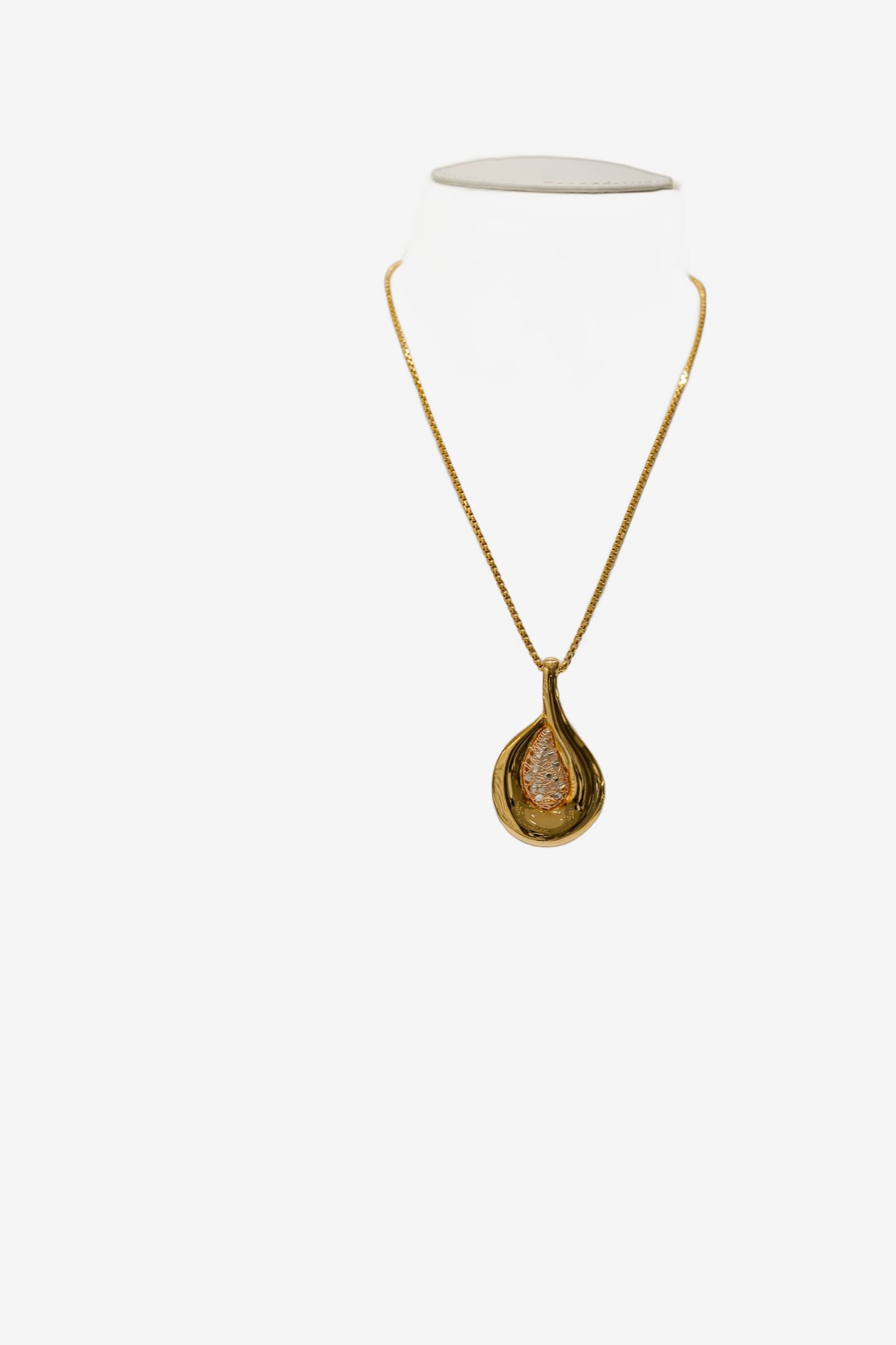 Sana Teardrop Pendant Necklace