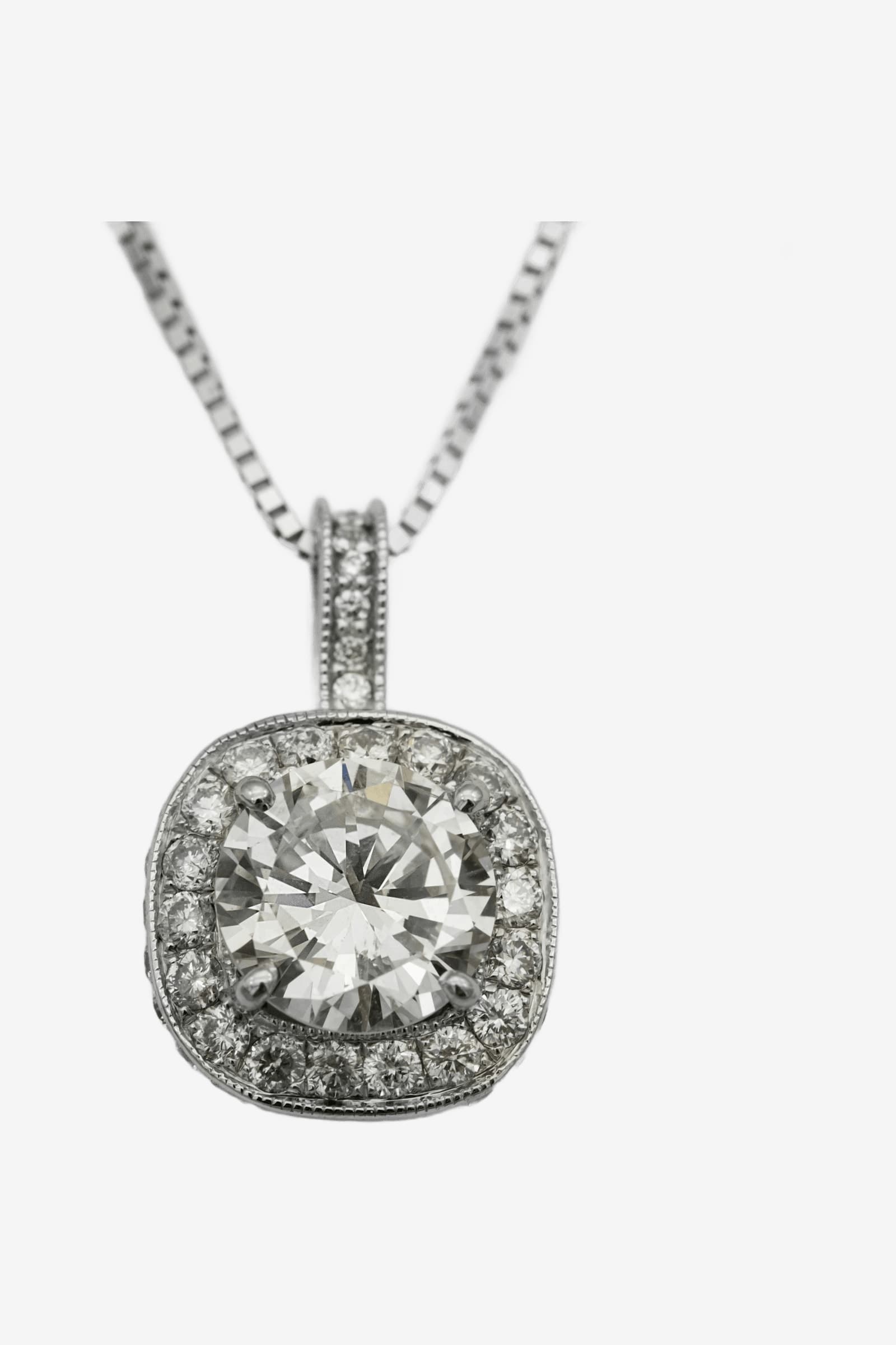Zohra Halo Pendant Necklace